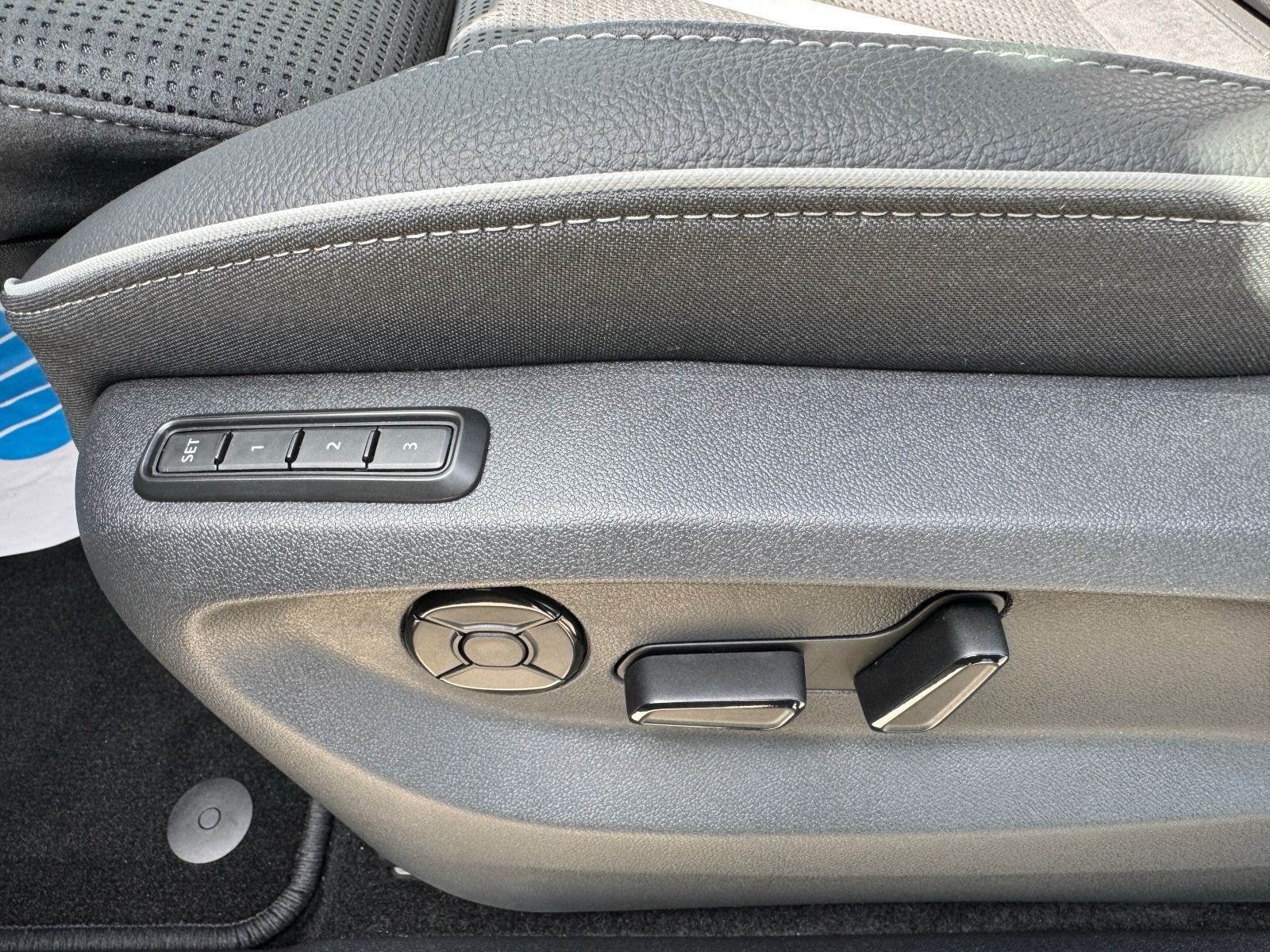 Fahrzeugabbildung SKODA Kodiaq 2.0 TSI Sportline 4x4 DSG*RFK*Matrix*AHK*
