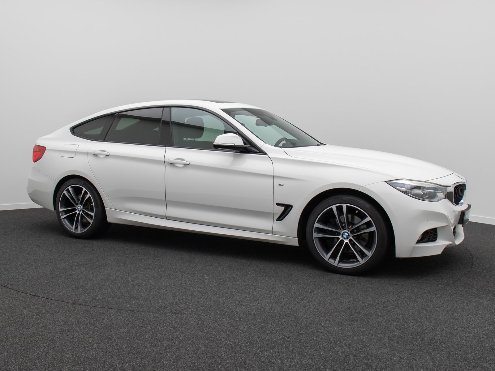 Fahrzeugabbildung BMW 320 Gran Turismo M Sport Kamera Alarm HUD 19Zoll