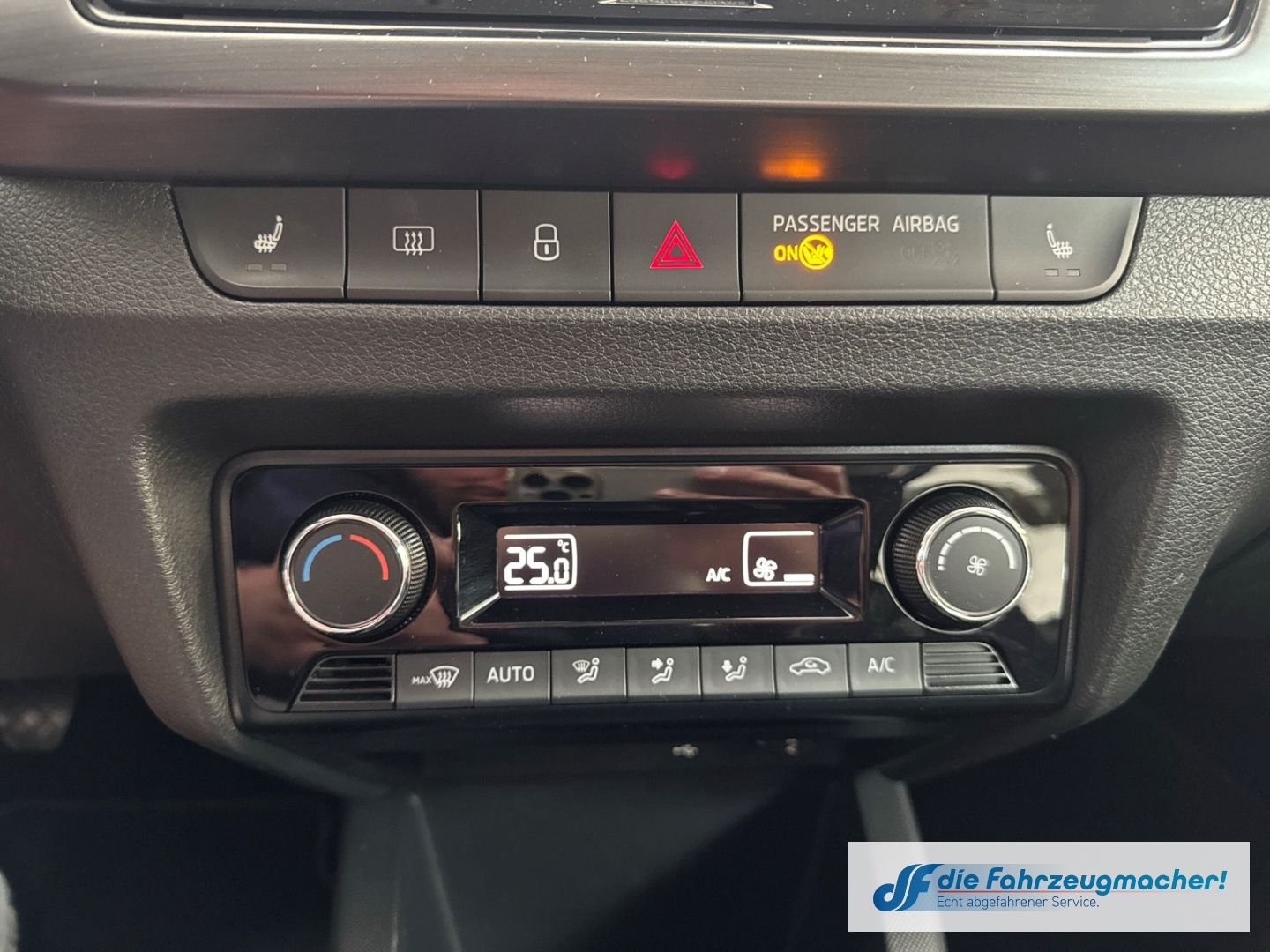 Fahrzeugabbildung SKODA Fabia Style 1.0 TSI CarPlay Klimaautom Musikstre