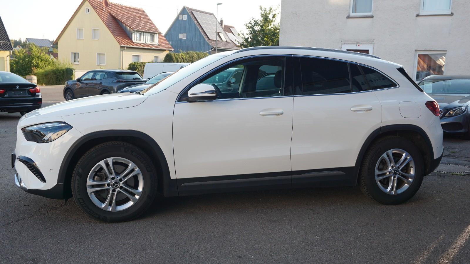 Mercedes-Benz GLA d Progressive Teilleder SHZ VDD Mwst, миниатюра 8
