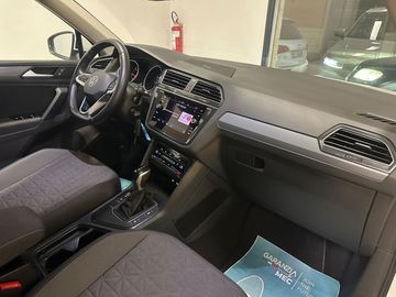 Volkswagen Tiguan - 9