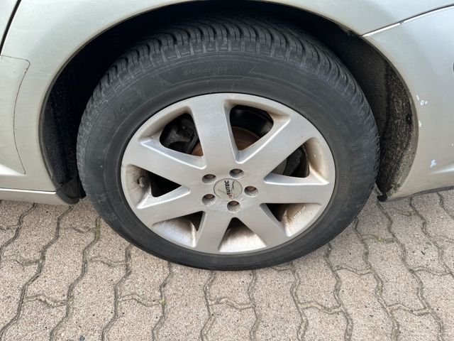 Toyota Avensis 1.8 Sol Lim.