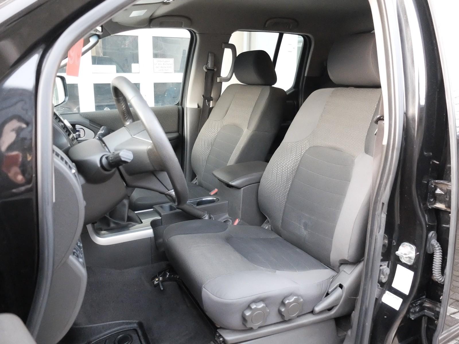 Nissan Navara Double Cab LE 2.5 dCi 190 ch BVM 4x4 / 1ère main / Blocage différentiel / Sièges chauffants / Attelage
