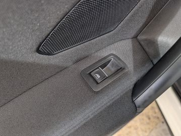 Volkswagen Tiguan - 12