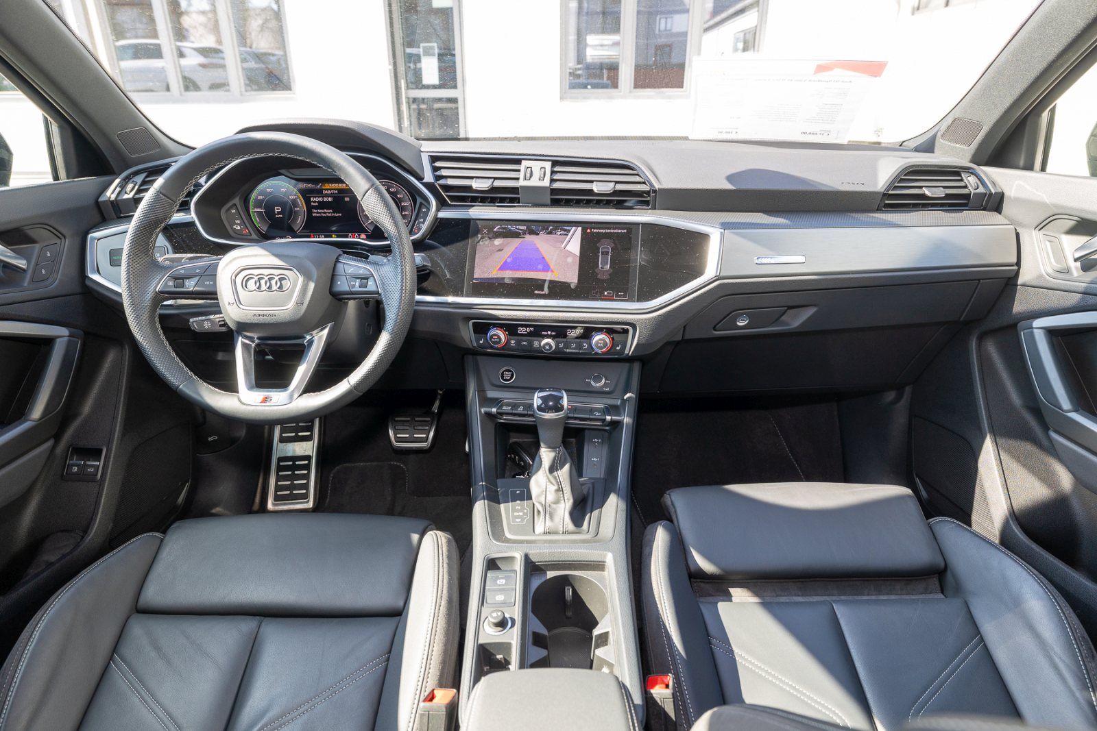 Audi Q3 Sportback S line 45 TFSI e S tr.(AHK,LED,Navi foto 2