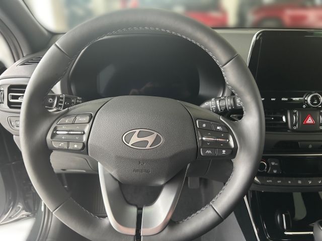 Fahrzeugabbildung Hyundai i30cw Advantage MY25 Plus-Paket NAVI+PDC vorne u
