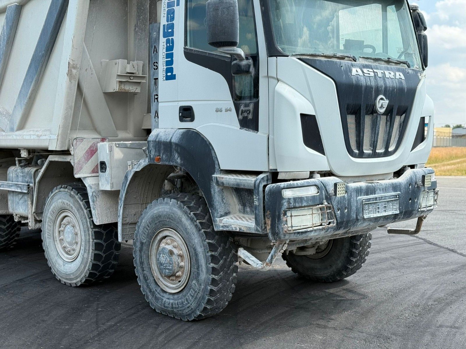 Fahrzeugabbildung Iveco Astra 8x8 Mulden Kipper HD9 86.54
