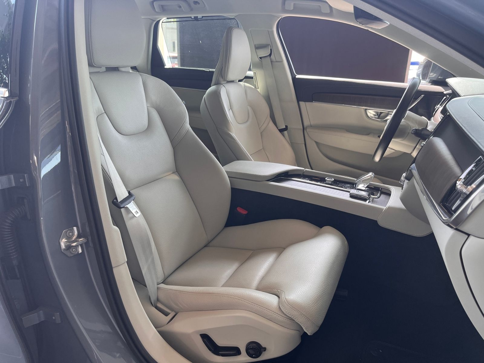 Fahrzeugabbildung Volvo V90 Kombi Inscription LED NAVI LEDER AHK