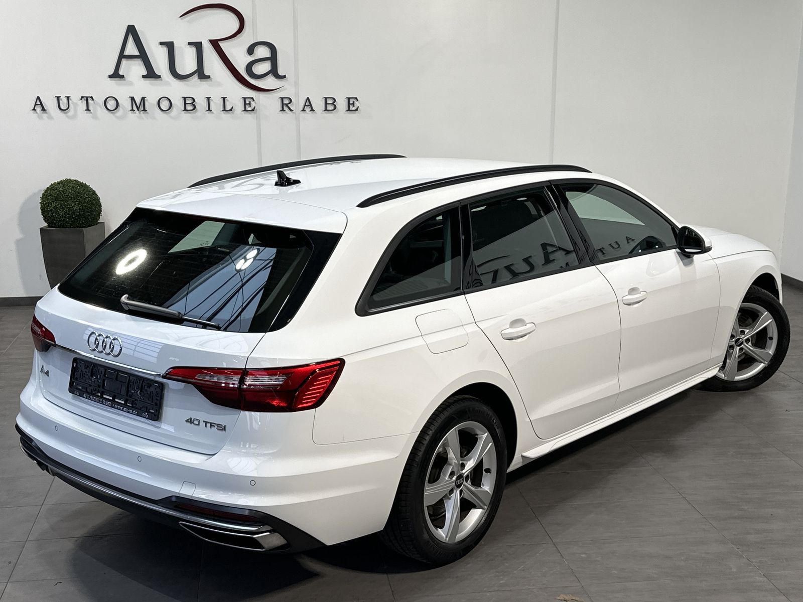 Fahrzeugabbildung Audi A4 Avant 40 TFSI Advanced NAV+LED+STANDHEIZUNG