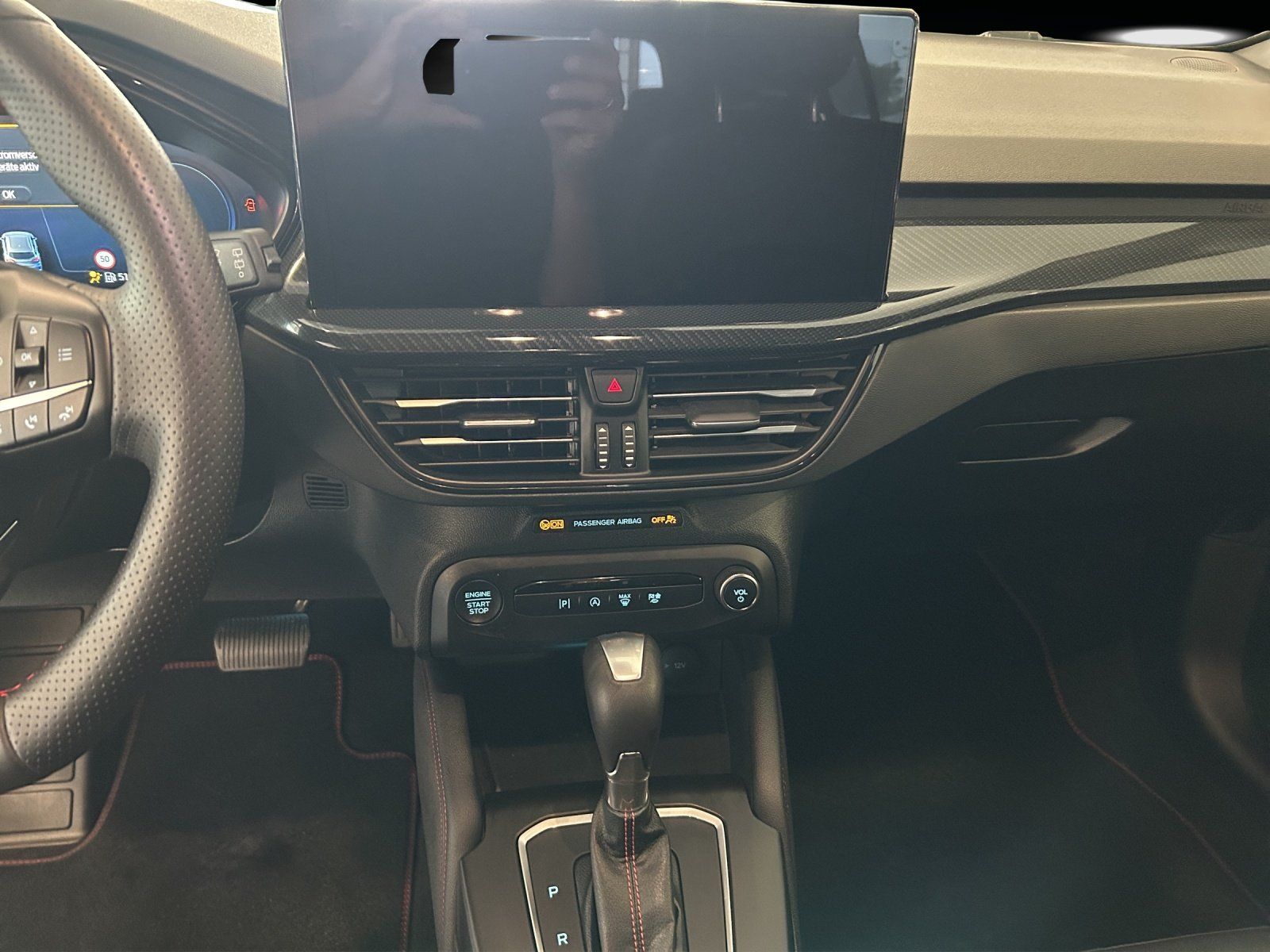 Fahrzeugabbildung Ford Focus 1.0 ST-Line X Aut./LED/ACC/AHK/KAMERA/NAVI