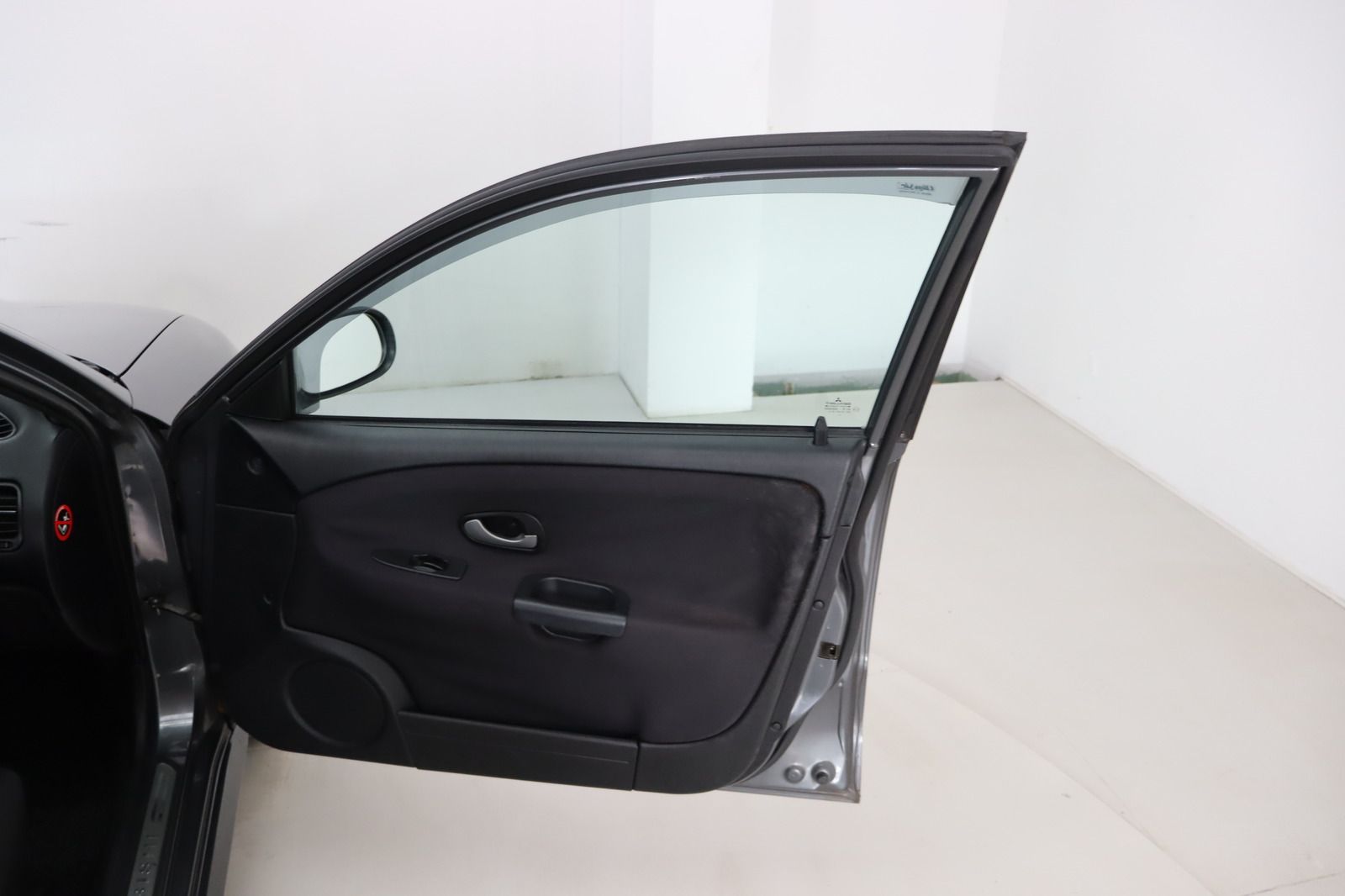 Fahrzeugabbildung Mitsubishi Carisma 1.6 Avance Automatik * HU/AU 03.28