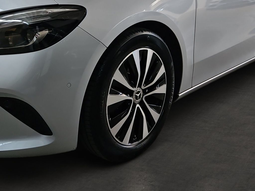 Fahrzeugabbildung Mercedes-Benz B 200 Progressive AHK Multibeam Sound SHZ Ambie.
