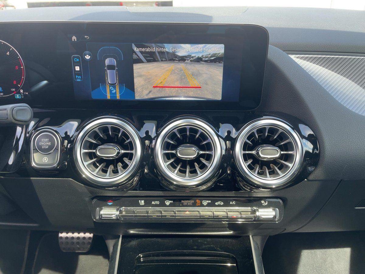 Fahrzeugabbildung Mercedes-Benz GLA 200 d AMG/Night/Pano/Kamera/AHK