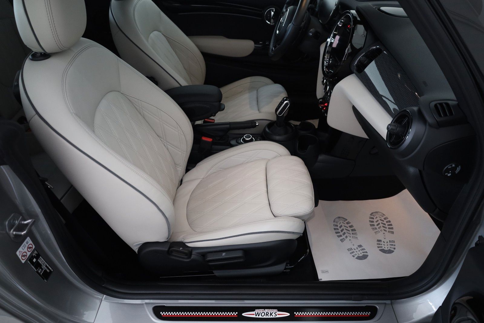 Fahrzeugabbildung MINI Cooper S JCW Trim Leder,Nani,LED,HUD,Apple CarP.