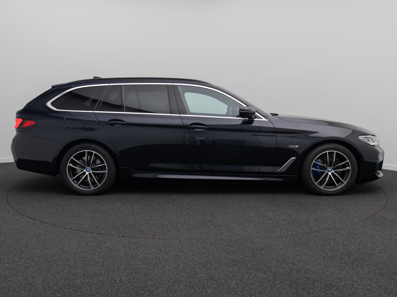 Fahrzeugabbildung BMW 530e M Sport 360&deg;Laser HUD DAB ACC Komfort Alarm