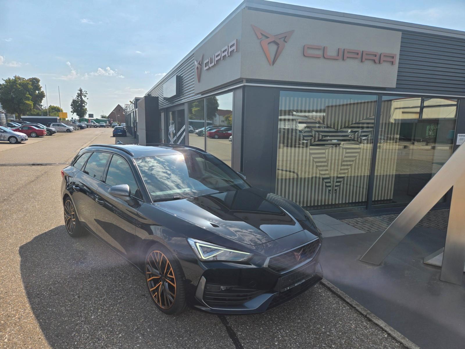 Cupra Leon Sportstourer VZ 4Drive / Matrix / AHK