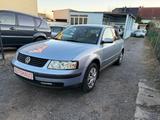 Volkswagen Passat 1.8 Automatik Trendline TÜV 07/2025 - Volkswagen Passat: 07