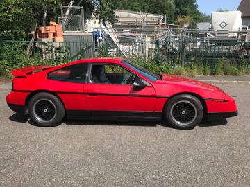 Pontiac Fiero 1986