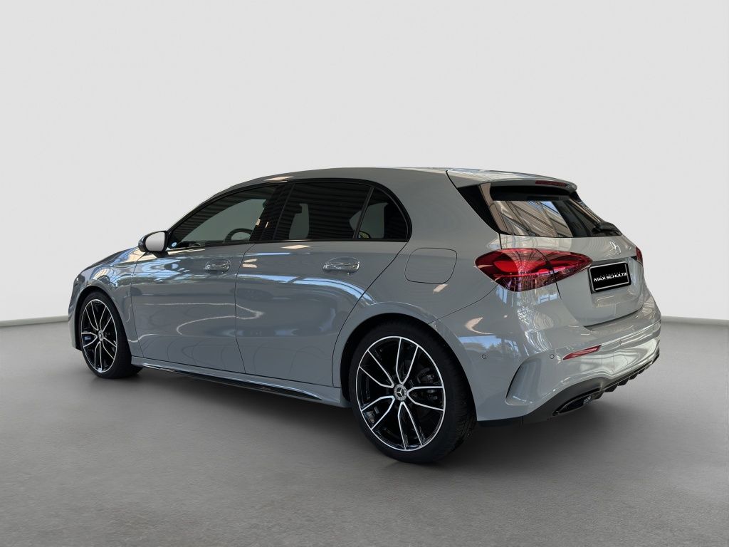 Fahrzeugabbildung Mercedes-Benz A 200 d AMG Line AMG*Night*Navi*PDC*ParkAss*RFK
