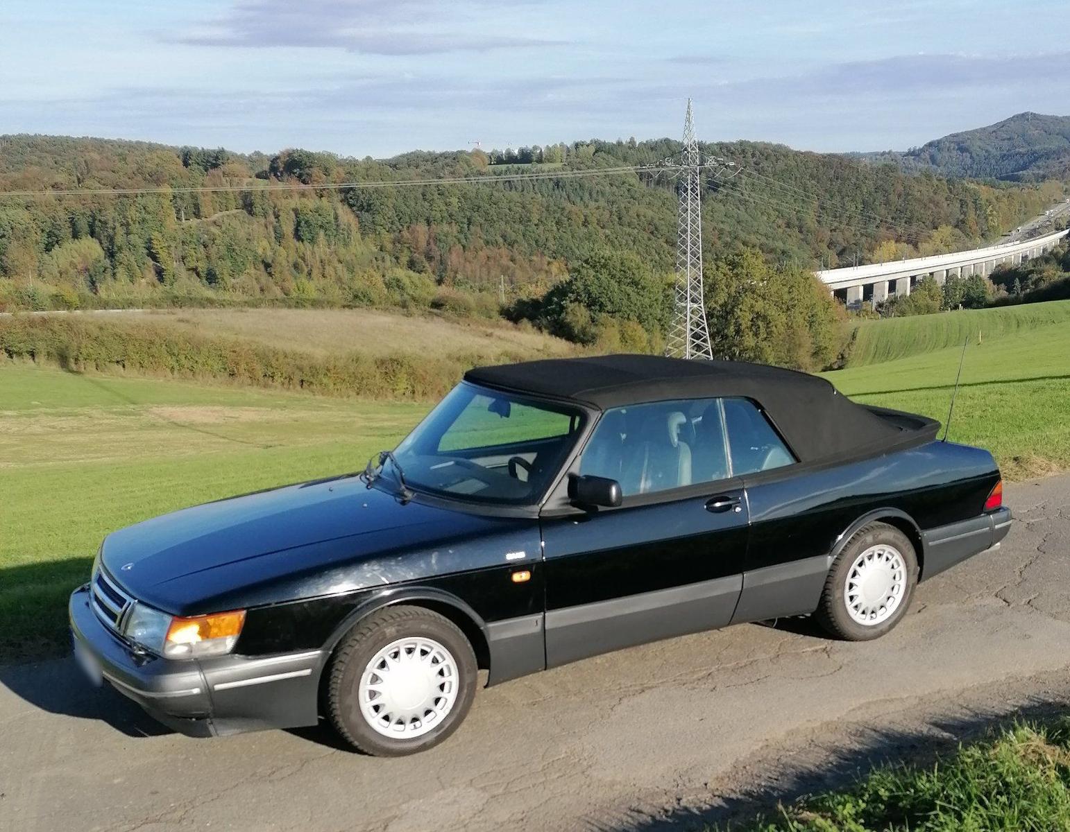 Saab 900