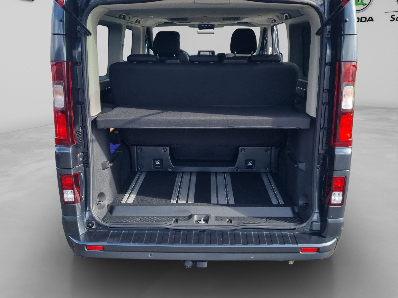 Fahrzeugabbildung Renault Trafic Combi L2H1 Grand SpaceClass 2,0 dCi autom