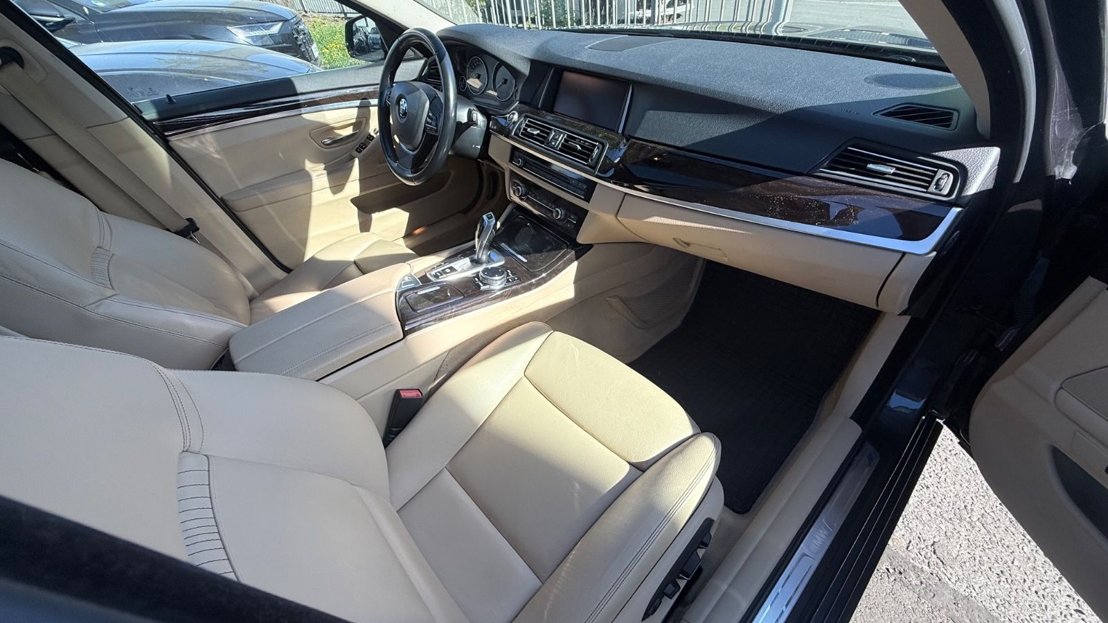 Fahrzeugabbildung BMW Luxury Touring 530 d xDrive