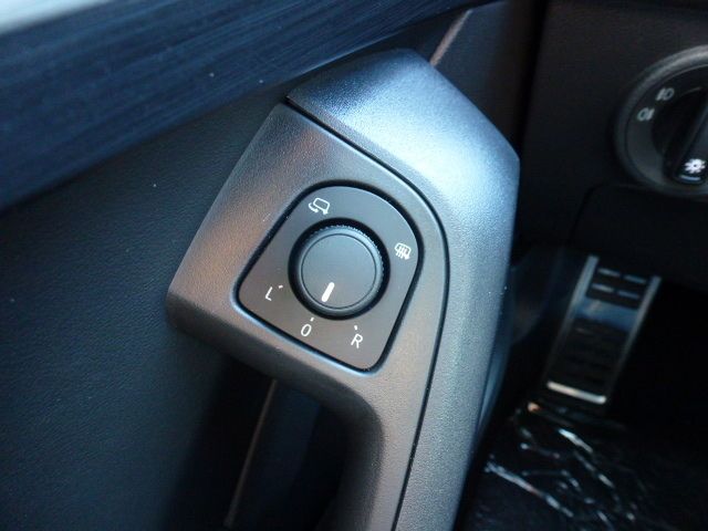 Fahrzeugabbildung CUPRA Ateca 1.5 TSI DSG + SHZ + Navi