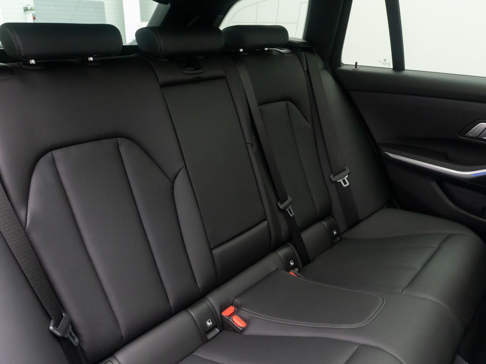 Fahrzeugabbildung BMW 320d xD M Sport Panorama DAB Laser Kamera 19Zoll