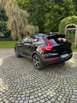 Volvo XC40 B4 R Design Geartronic R Design - Volvo XC40 Gebrauchtwagen in München