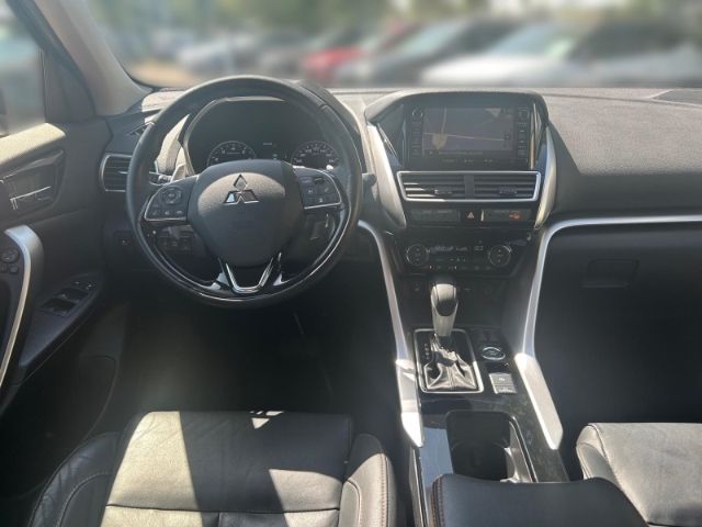 Fahrzeugabbildung Mitsubishi Eclipse Cross Top 4WD El. Panodach Navi Soundsys