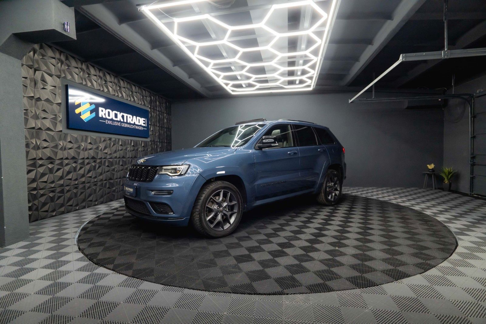 Fahrzeugabbildung Jeep Grand Cherokee 3.6 4x4 LIMITED X *Pano*LED*19%*