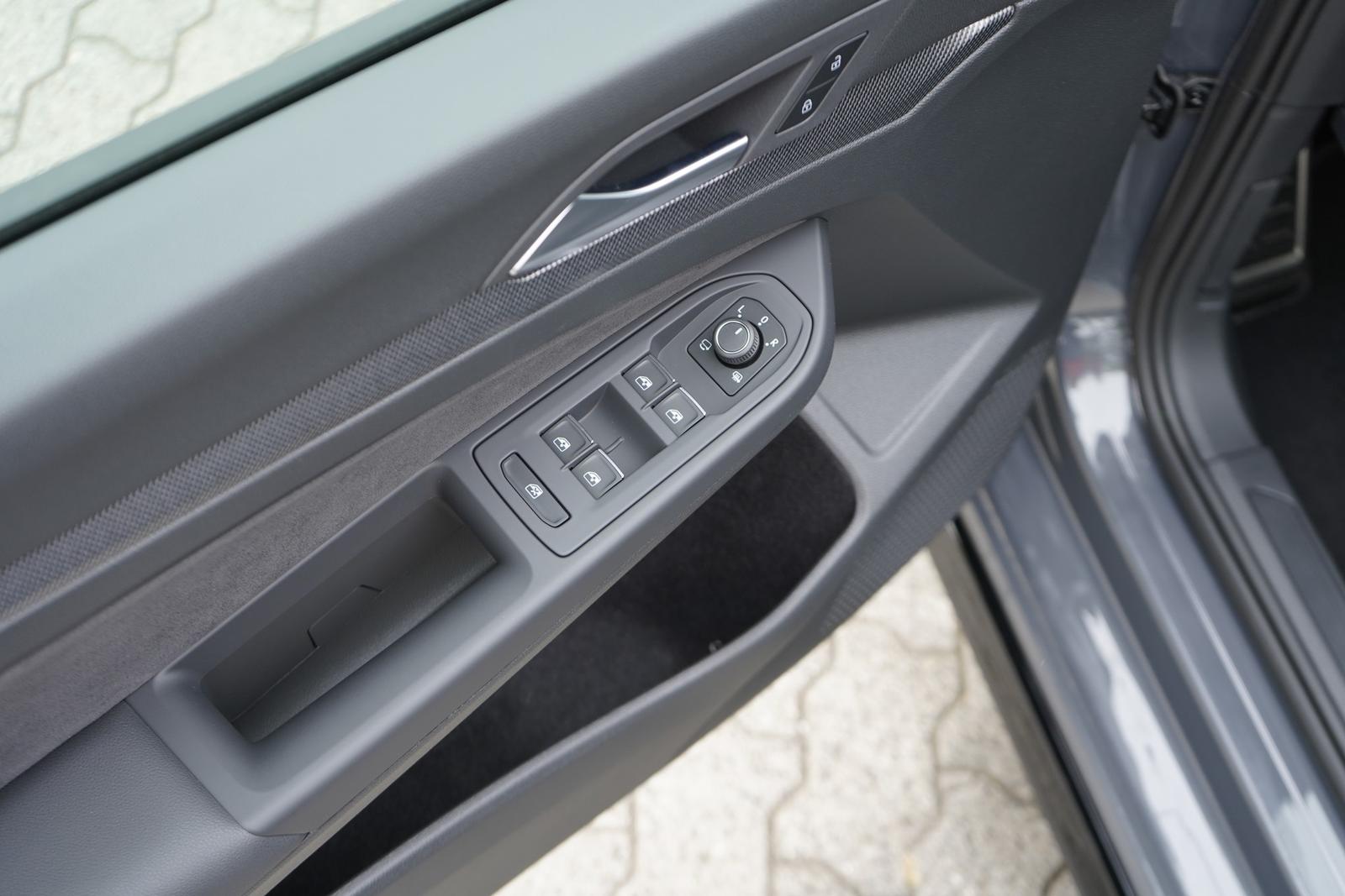 Volkswagen Golf VIII 1.5 TSI R-Line LED Sitzheizung Kamera, миниатюра 25