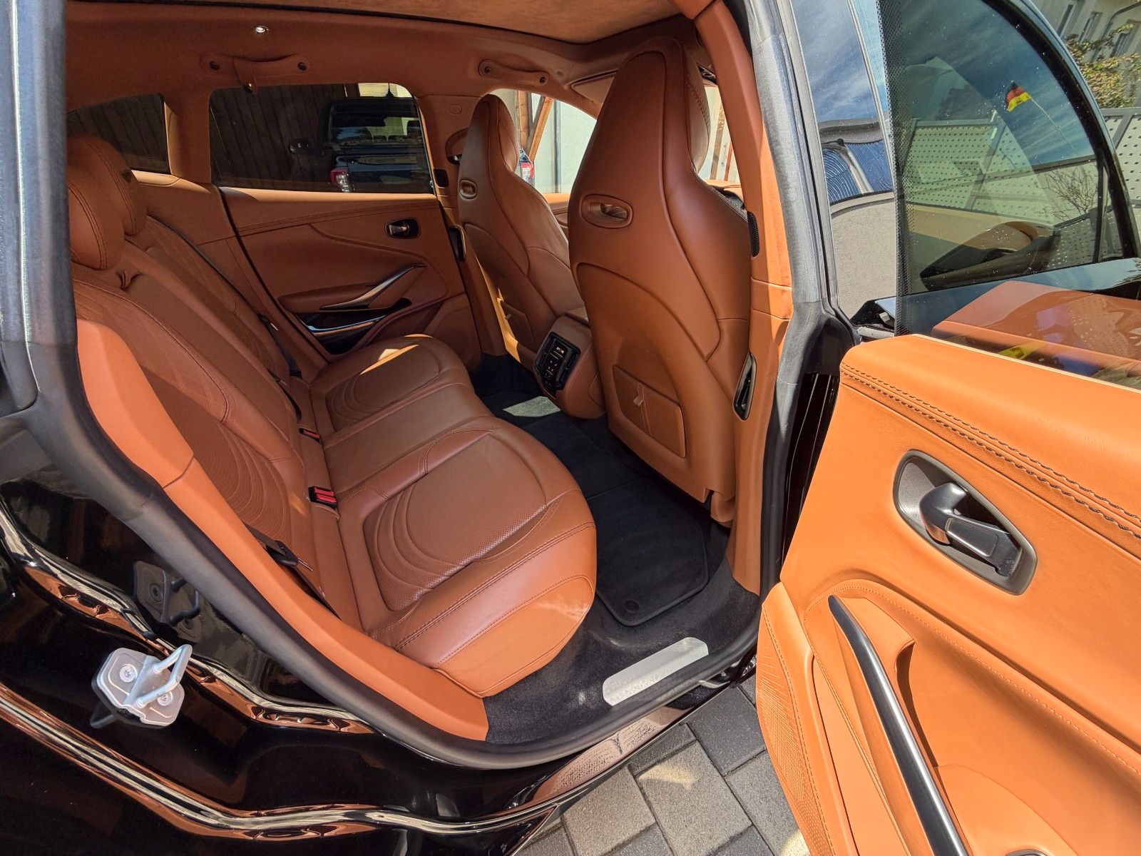 Aston Martin ASTON MARTIN DBX 4.0 V8 foto 14