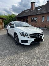 Mercedes-Benz GLA 220 d 4MATIC  AMG Line 1.Hand AHK Scheckheft - Mercedes-Benz GLA 220 in Frankfurt (Main)