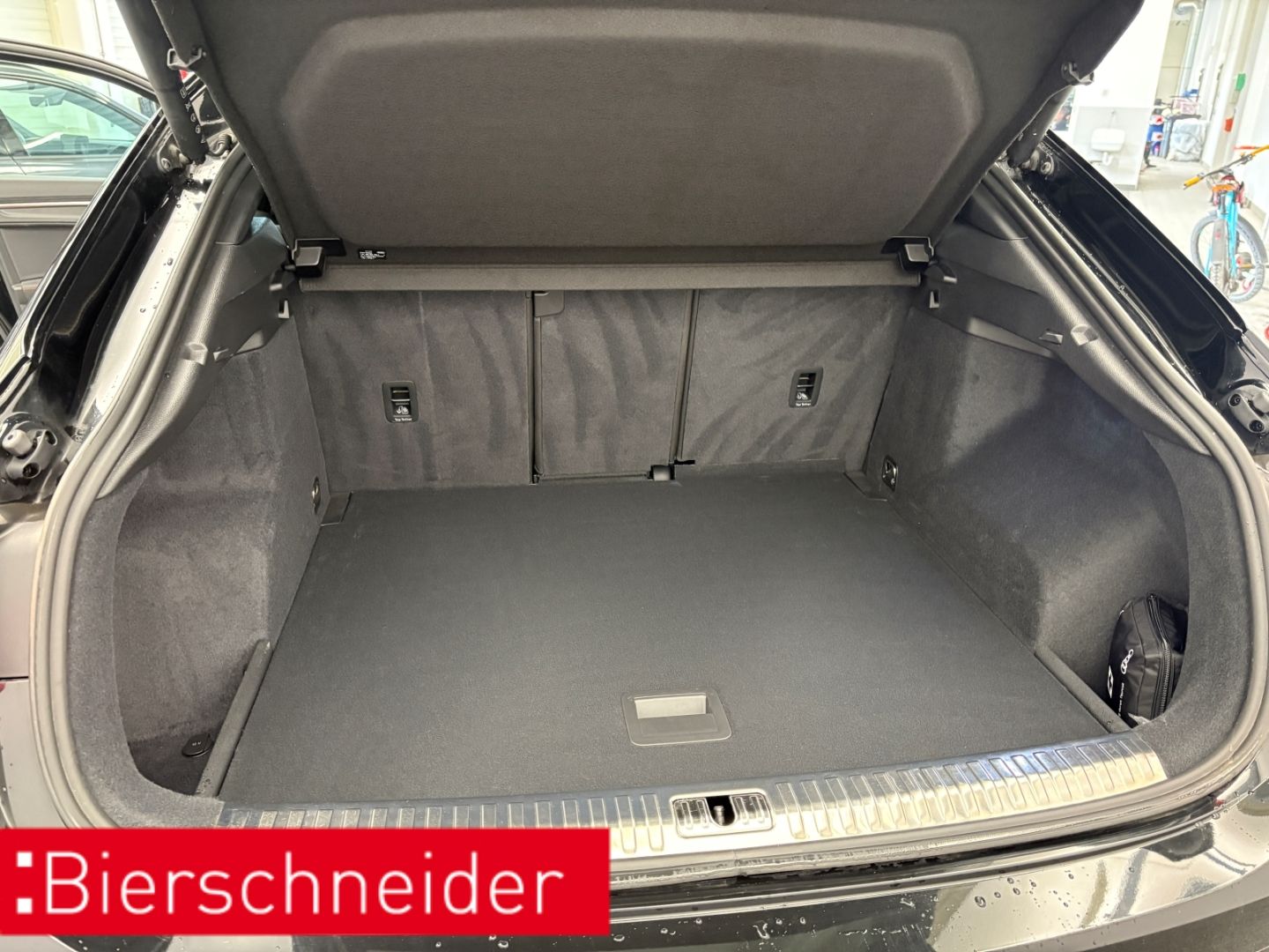 Audi RSQ3 - Bild 16