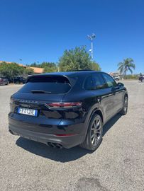 Porsche Cayenne - 8