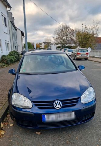 Volkswagen Golf 5 mit 4000 km Garantie, neuem Tüv Ros...