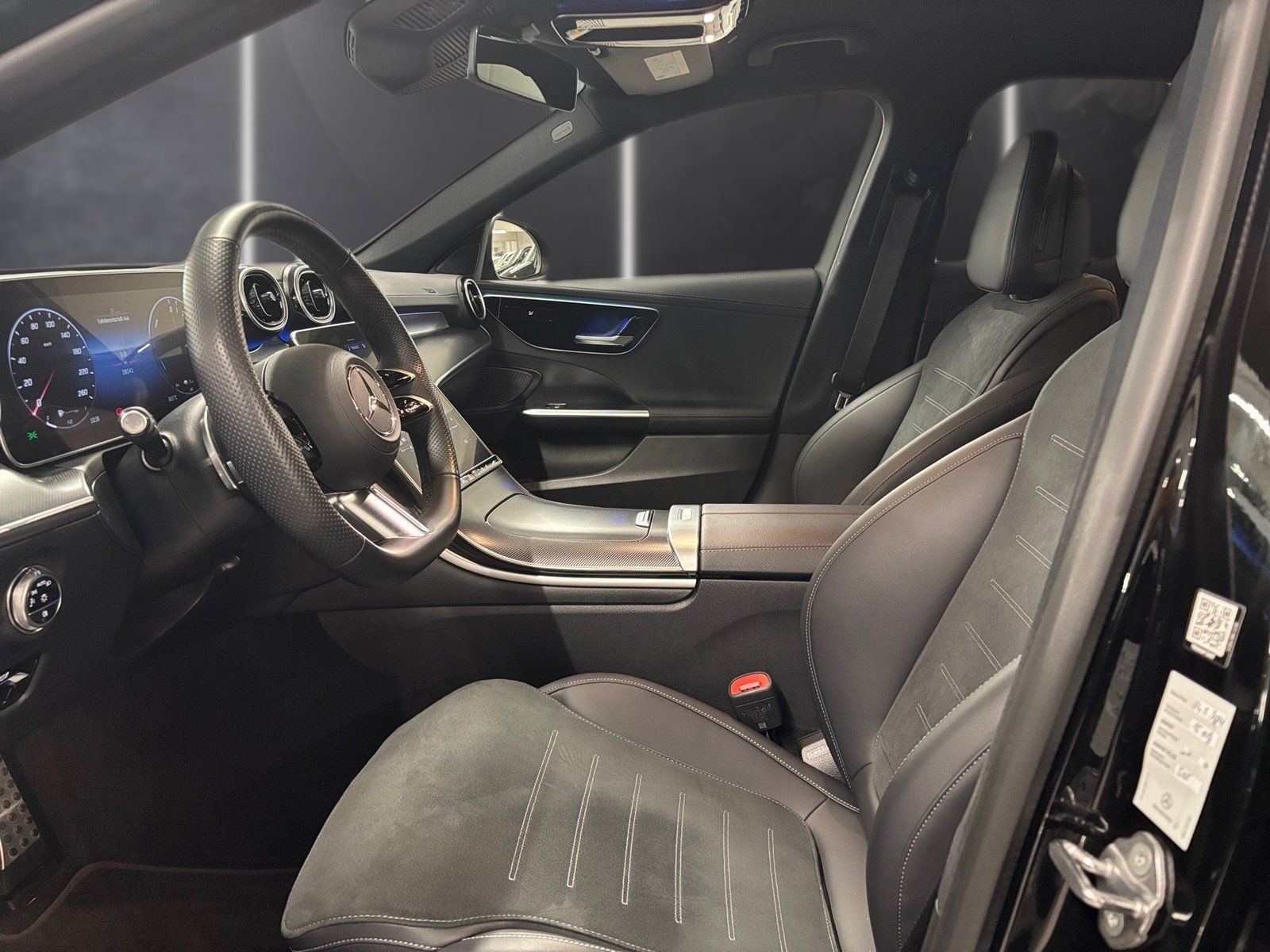 Fahrzeugabbildung Mercedes-Benz C 300 e AMG*AHK*Kamera*Distronic*Totw*LED*Night*