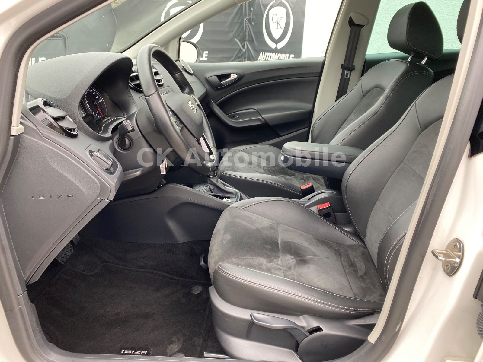 Fahrzeugabbildung SEAT Ibiza ST 1.0 TSI Style DSG/Navi/Bi-Xenon/PDC