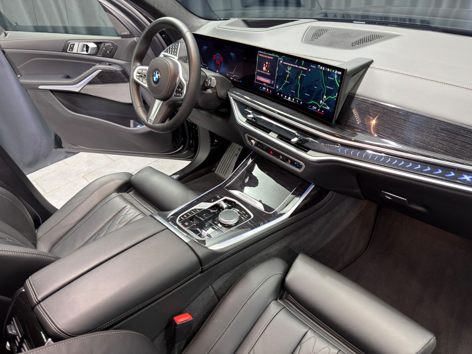 Fahrzeugabbildung BMW X7 xDrive 40d M SPORT PRO|LUFT|PANO|7-SITZER|AHK