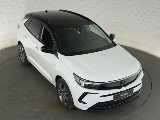 Grandland GSe PHEV 4X4 AUTOMATIK+AHK+NAVI+360 GR
