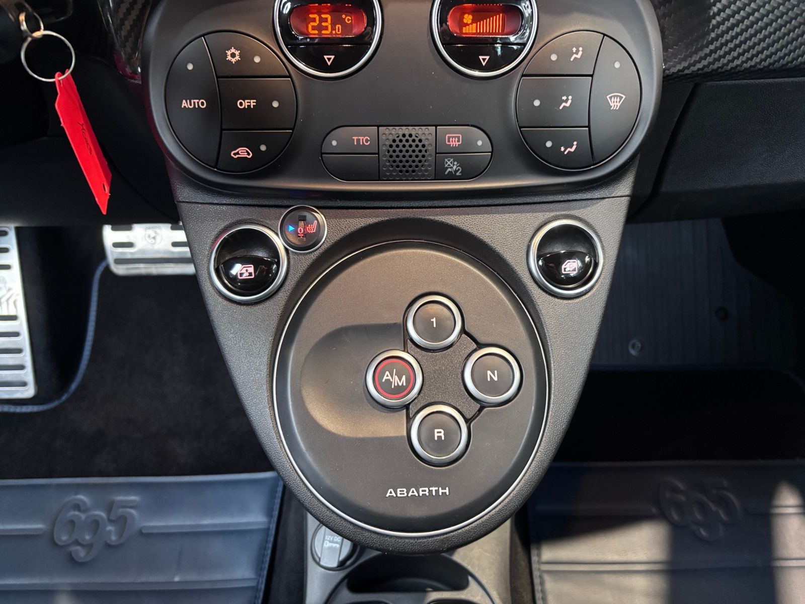 Fahrzeugabbildung Abarth 695C  Rivale  XENON LEDER ALU