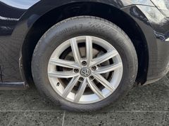 Fahrzeugabbildung Volkswagen Golf VII Variant Comfortline Navi Sitzh. AHK