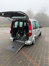 Mercedes-Benz Vaneo Behindertengerechtes Fahrzeug  - silberne Mercedes-Benz Vaneo