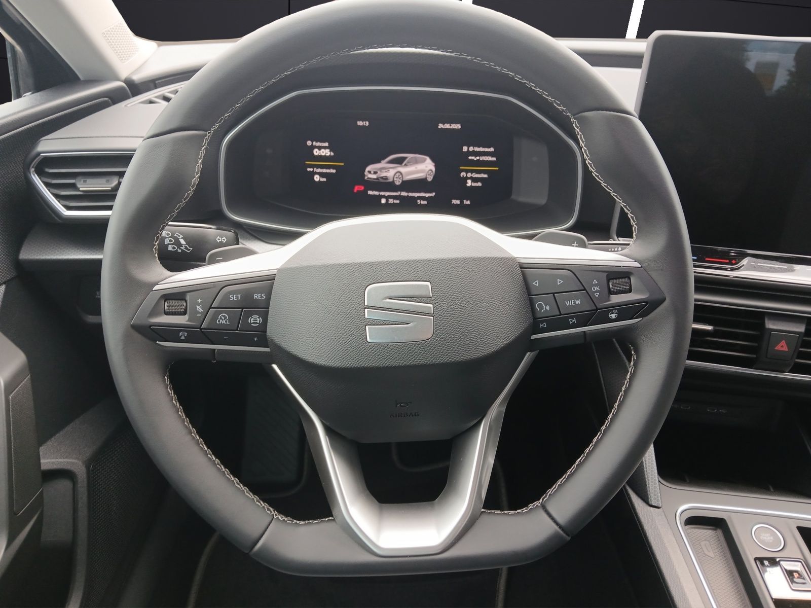 Fahrzeugabbildung SEAT Leon 1.5 eTSI Road Edition Kamera SH