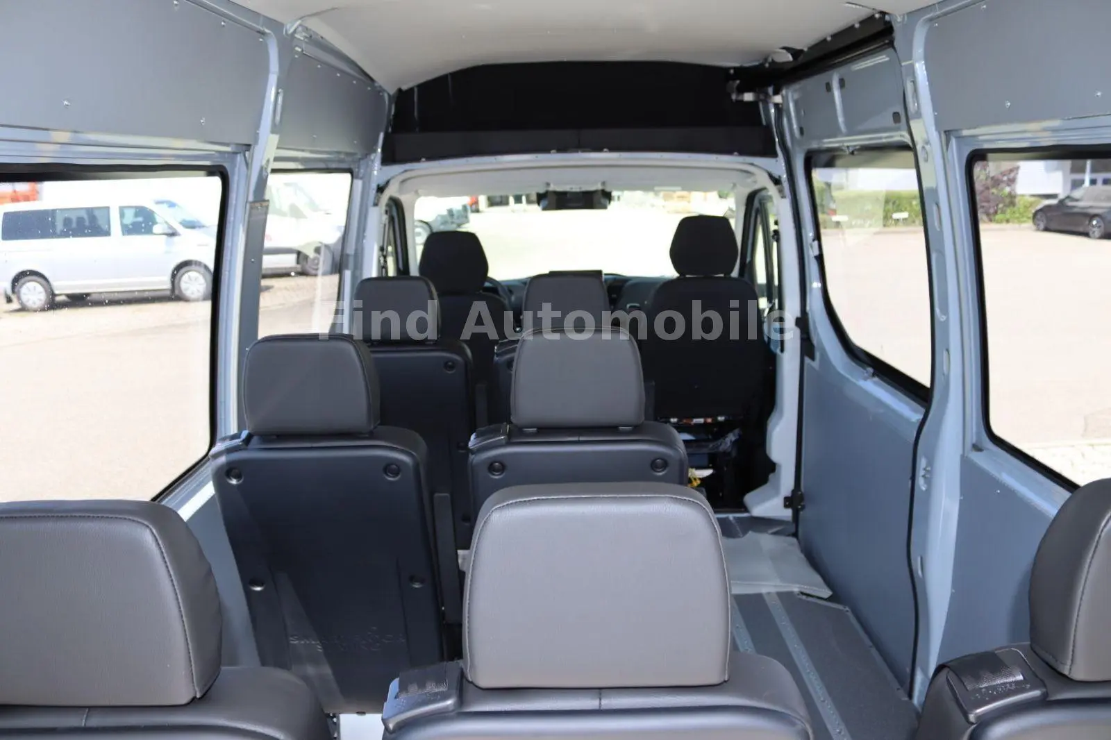 Iveco Daily 35S18HA 3.0L *MOBILITY*BUS*9-SITZER*AUTOM*