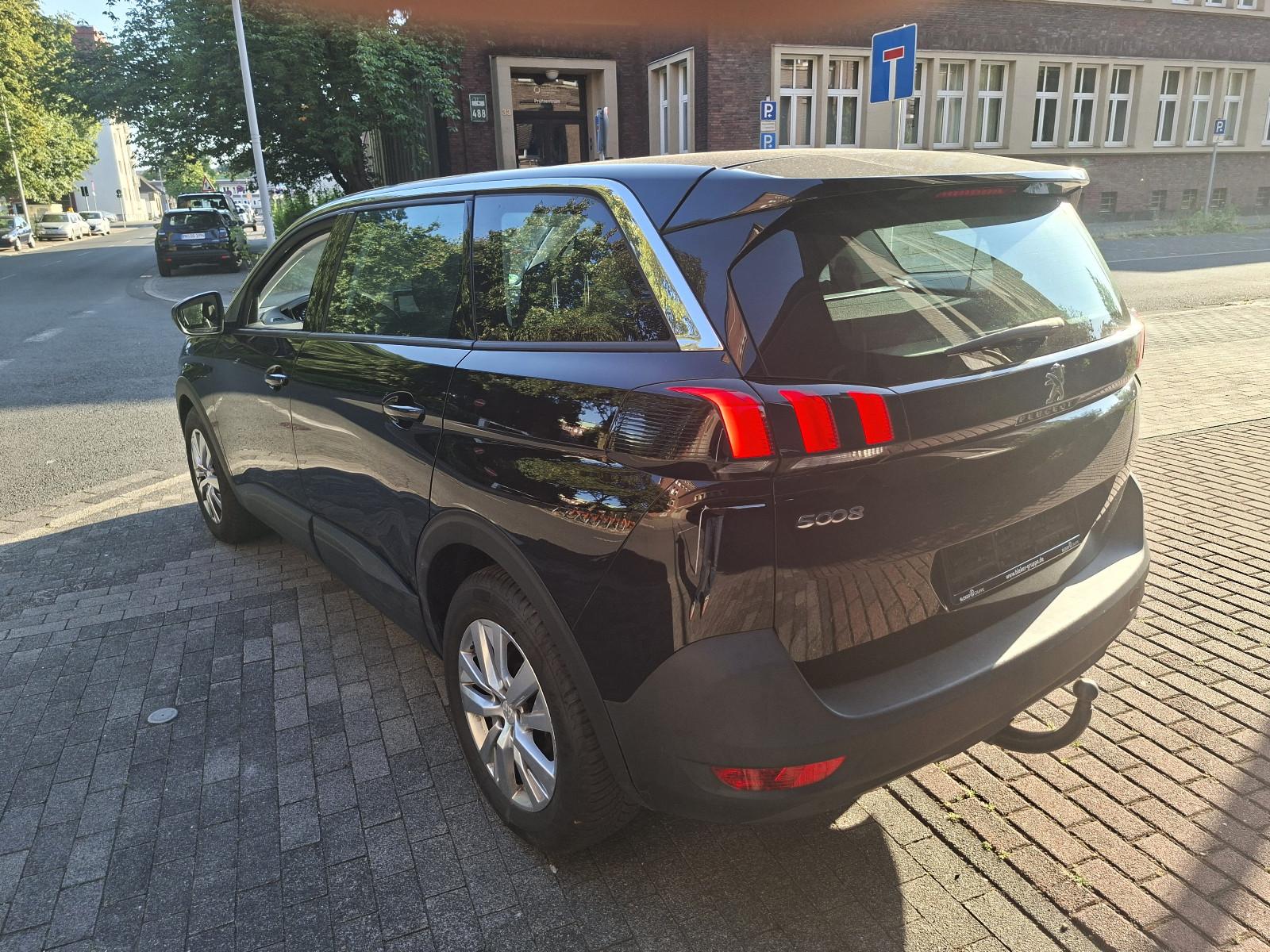 Peugeot 5008 Active*1.Hand*7.Sitzer*LED*Navi*Kamera*AHK