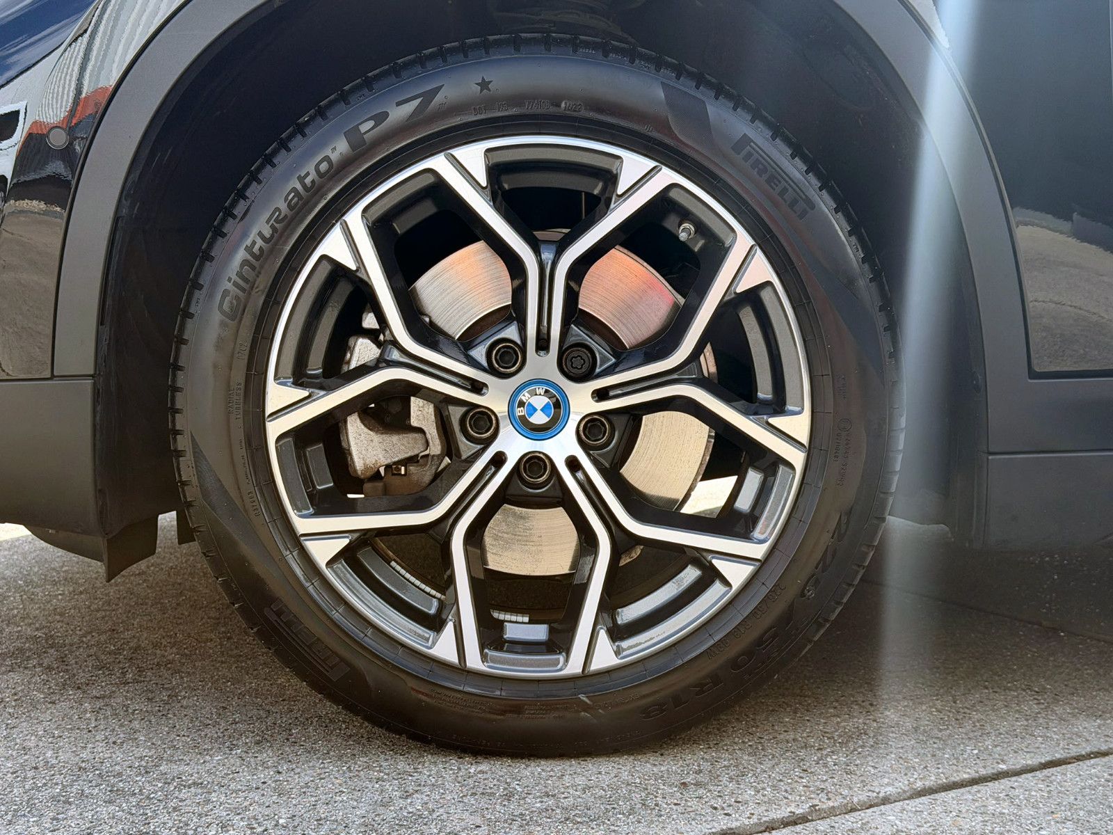 Fahrzeugabbildung BMW X1 xDrive25e Advantage ACC KAM PANO LED SHZ NAV