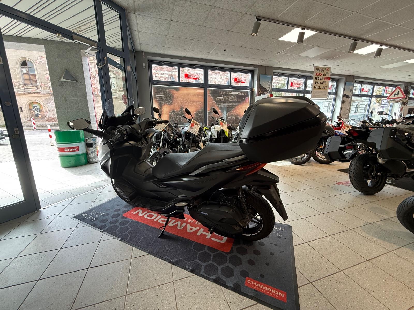 Honda Forza 125 inkl. Top Case