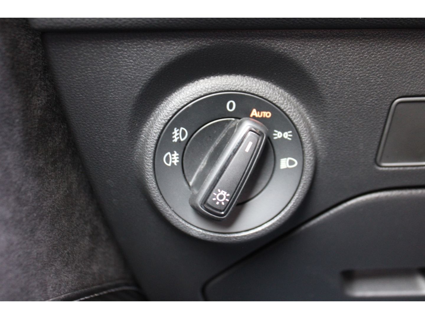 SEAT Leon Cupra 300 4Drive 2.0 TSI ST DSG ACC Navi RF - Image 15